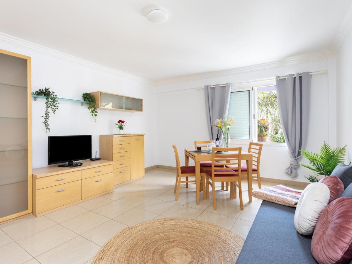 Live Cristianos Playeros Close To The Apartment Arona (Tenerife)