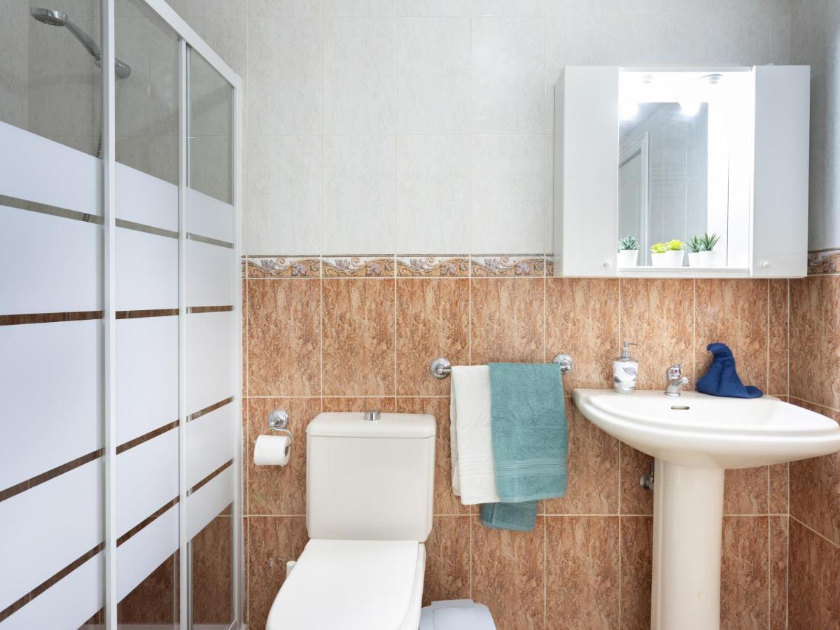Live Cristianos Playeros Close To The Apartment Arona (Tenerife)